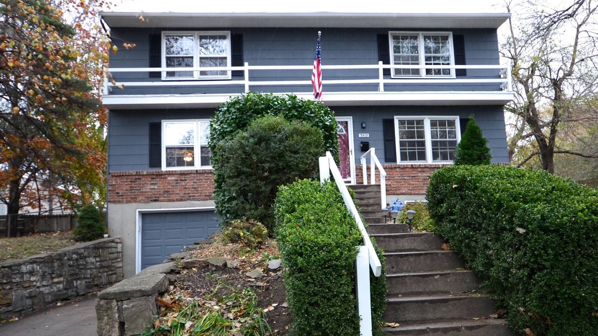 Midtown - Westport House | State Line Rd near Downtown Q39 BBQ-KUMC. WESTPORT!