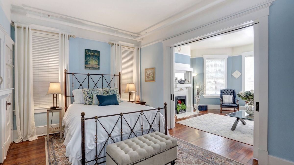 Historic District - North Condo | State Street Retreat, Parking Pass Provided-Cool and Easy in the Downtown