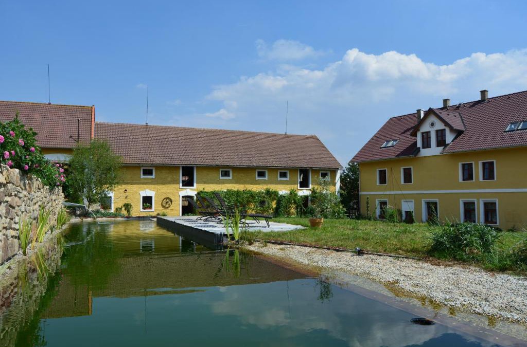 Zizice House | Statek Luníkov
