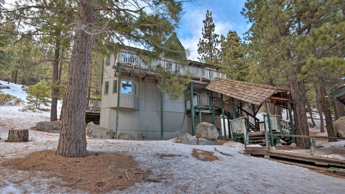Tahoe Village Cottage | Stateline Ski House: Walk to Boulder Lift!