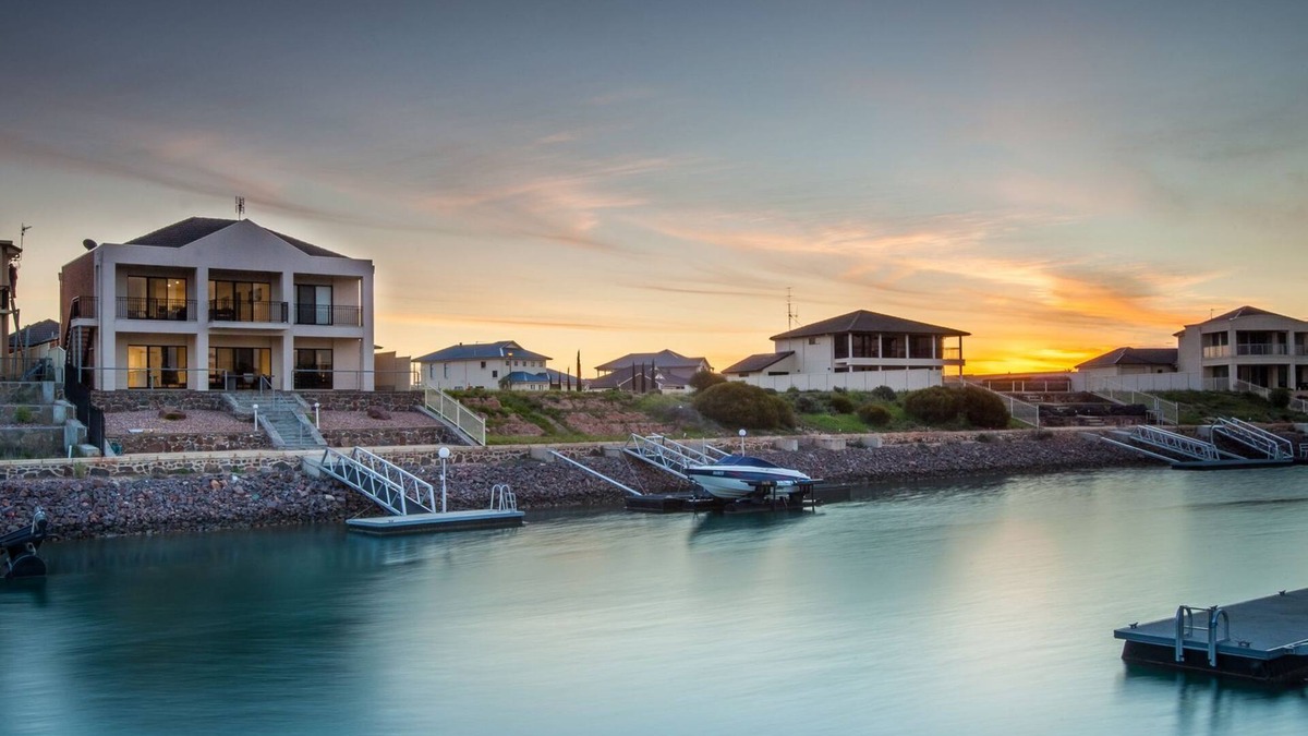 Wallaroo House | Stately Moorings - Luxury Large home with amazing views