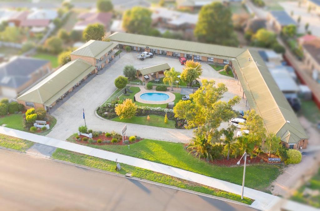 Corowa Hotel | Statesman Motor Inn