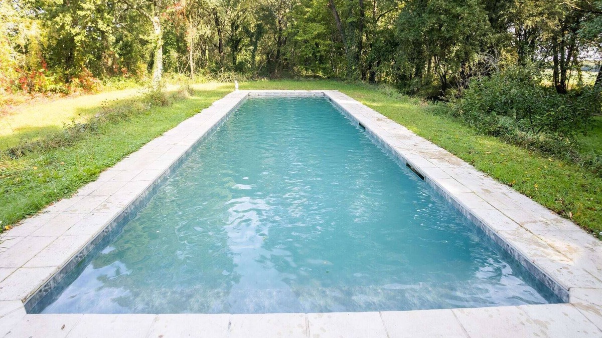 Jemelle Villa | Station Home in Liglet with Private Pool