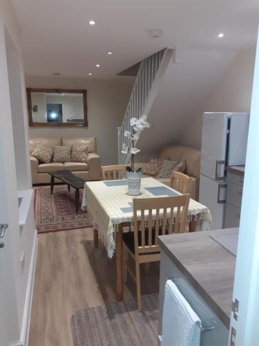 Kidderminster Apartment | Station Retreat 6B Comberton Terrace