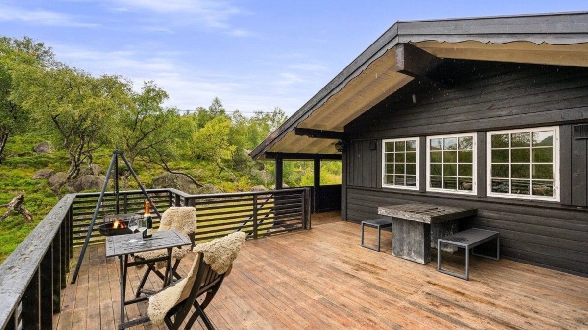Bjerkreim Cabin | Stavtjørn Apline Lake Haven