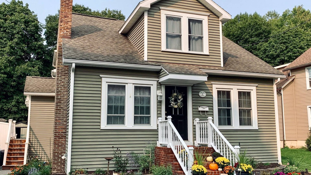 Oneonta House | Stay a line drive away from Cooperstown All Star Village!