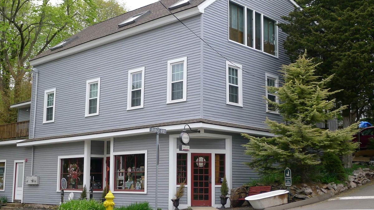 Stony Creek Apartment | Stay Above Our Antique Shop In The Ridgeview Suite @ Stony Creek Depot