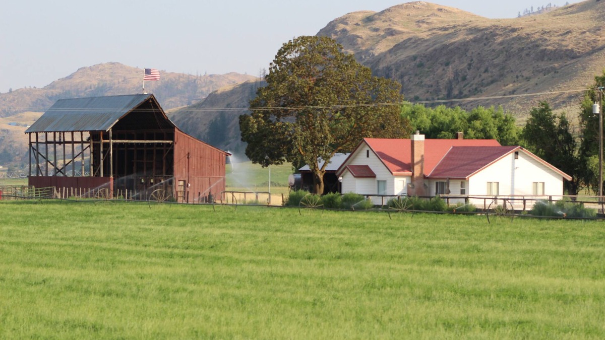 Okanogan House | Stay and play. It's not just a house!