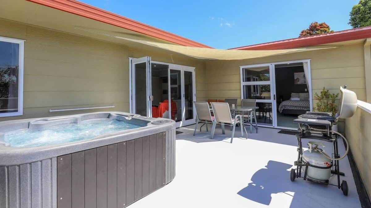 Lynmore House | Stay at 5A | Lynmore Location with Spa Pool