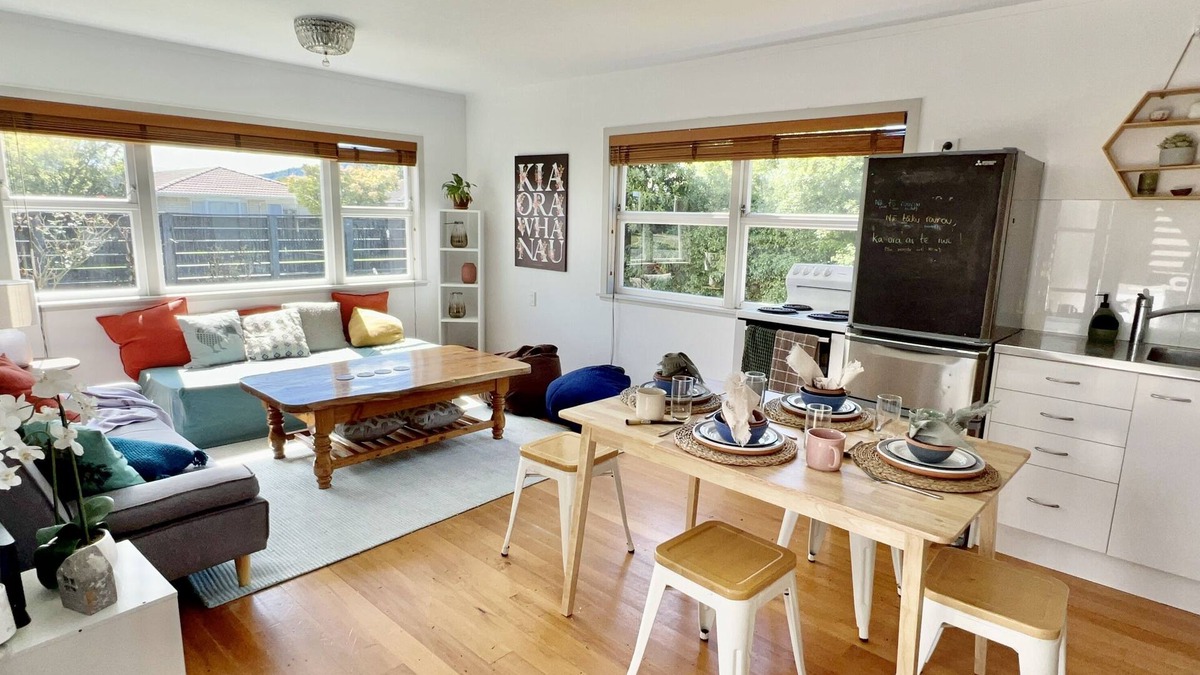Rotorua House | Stay at a 100 y.o. geothermal property in central Rotorua!