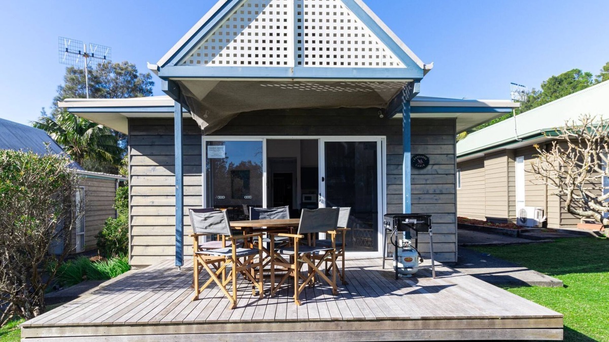 Berrara Ski Chalet | Stay at Kangaroo Cabin!