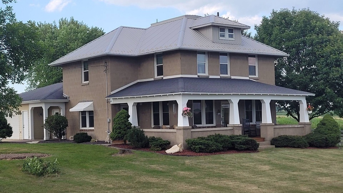 Pilot Grove Other | Stay at our recently renovated, beautiful, rural Iowa Farmhouse