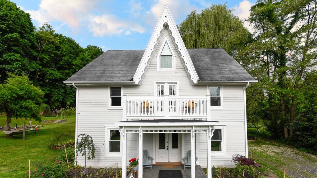 Cornwall-on-Hudson House | Stay at Sparrow House: A Cozy, Waterfront Retreat in the Hudson Valley