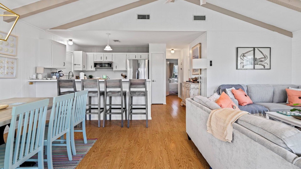 Galveston House | Stay at The Blue Pearl | Chill Coastal Vibes