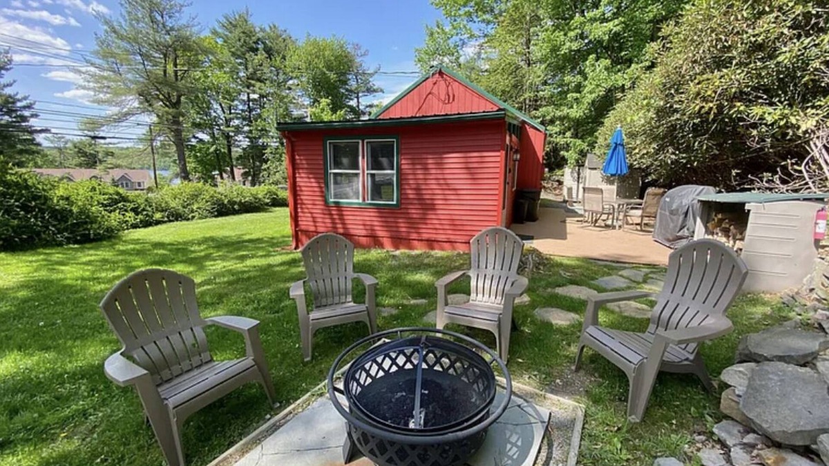 Greentown Cottage | Stay at the Little Red Cottage and enjoy Lake Wallenpaupack in the Poconos.