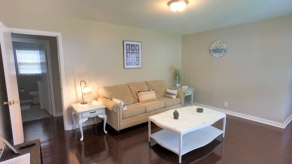 New Castle House | Stay at the Meadows - Remodeled 12 Min to DT