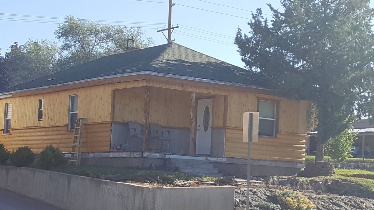 Lava Hot Springs House | Stay at the Naughty Pine in beautiful Lava Hot Springs, blocks from downtown