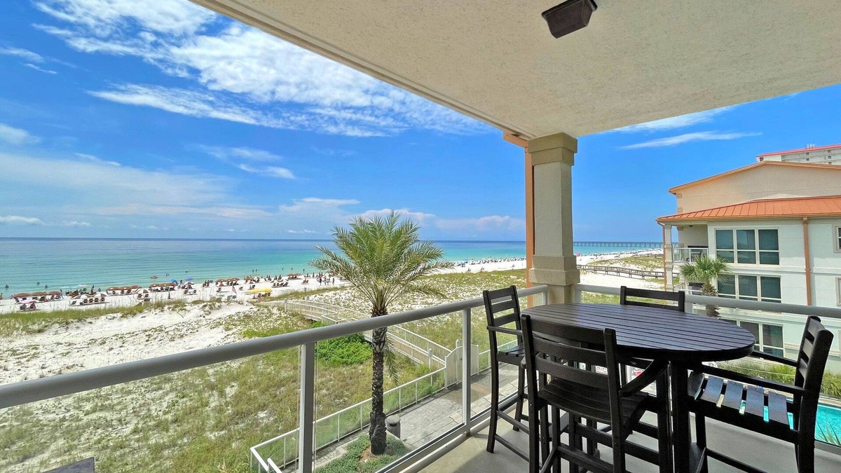 Pensacola Beach Condo | Stay Beachfront at This Relaxing 2BR Beach Club Condo!