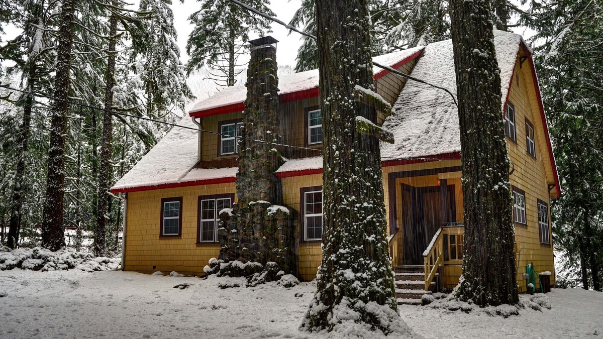 Rhododendron House | Stay before 9/28 get the 3RD night FREE! Hot Tub, secluded