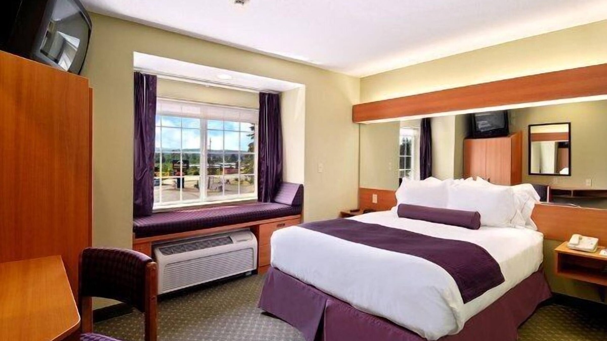 Elma Hotel | Stay Beyond Inn & Suites