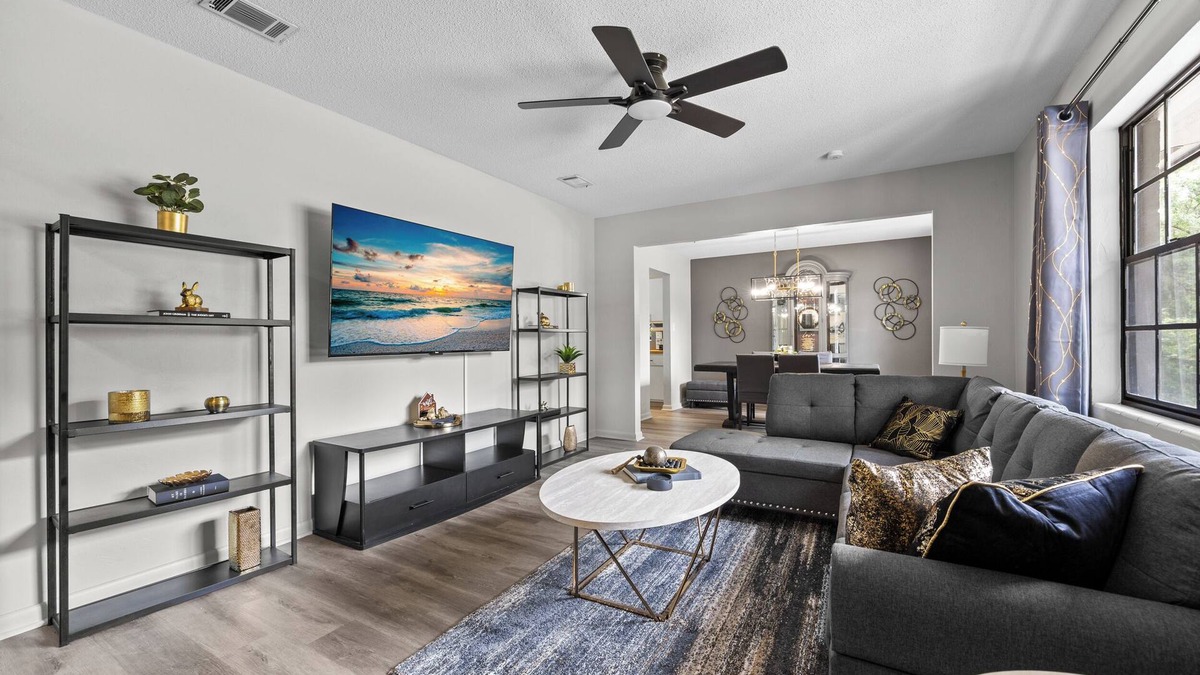 Gainesville House | Stay Classy in a Spacious Home w/an Elegant Touch