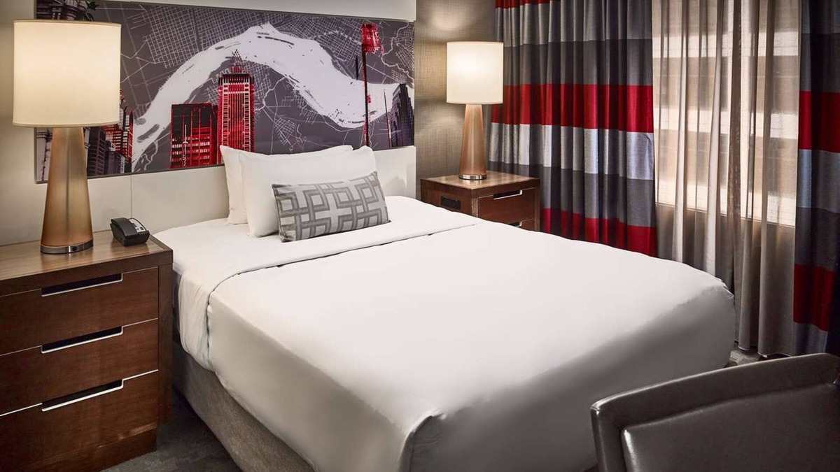 Center City West Hotel | Stay Close to Rittenhouse Square! Outdoor Swimming Pool, Pets are Allowed!