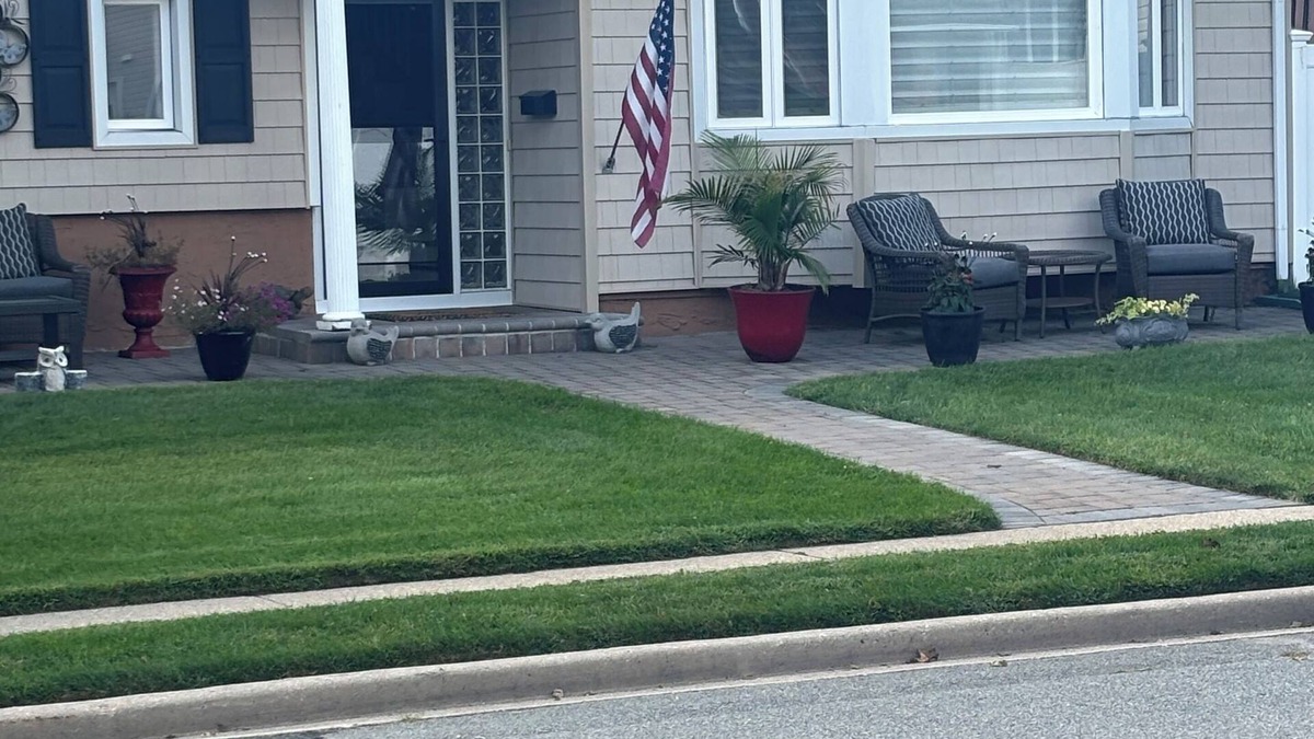 Plainview House | Stay Close to Ryder Cup: Cozy 3BR Home w/Backyard – 2 Miles to Bethpage