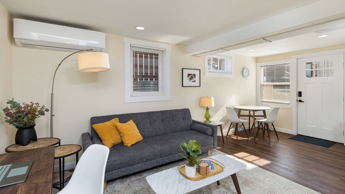 North End Apartment | Stay Cool - AC! Perfect for Exploring Tacoma. Pet Friendly. Free Parking.