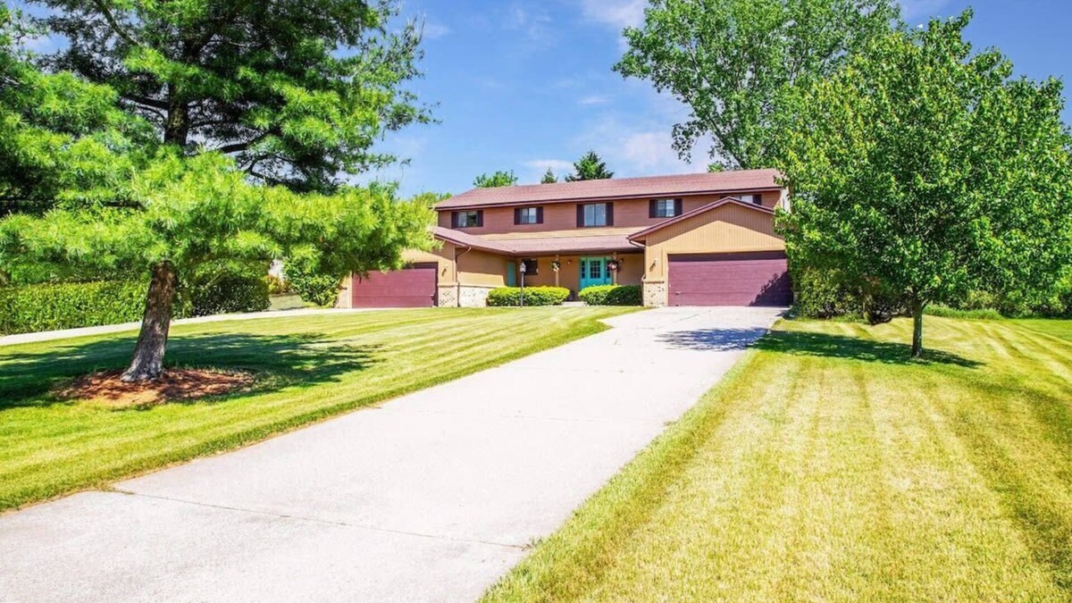 Rockford Apartment | Stay Cozy! Rockford Condo Near Downtown & Dining