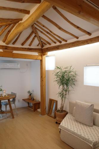 Paldal-gu Apartment | Stay Hosa