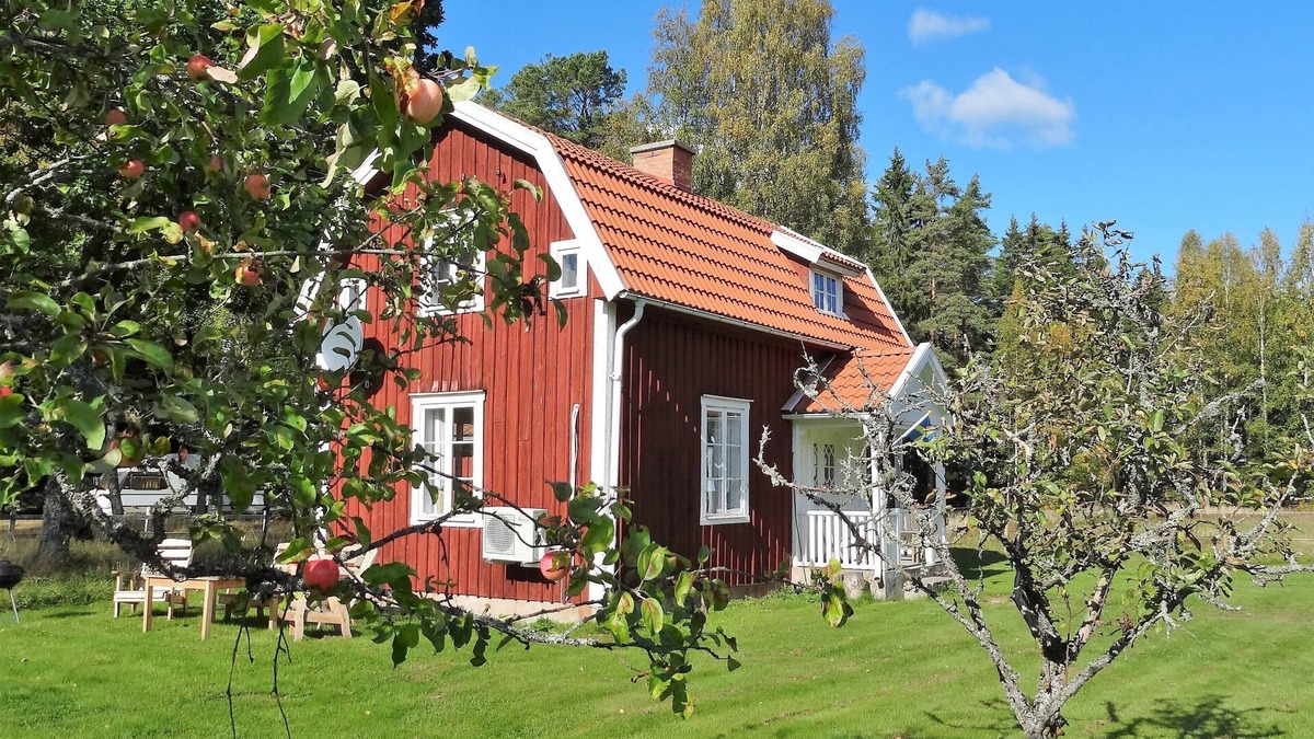 Lekeryd Cottage | Stay in a charming cottage on a small farm, good fishing.