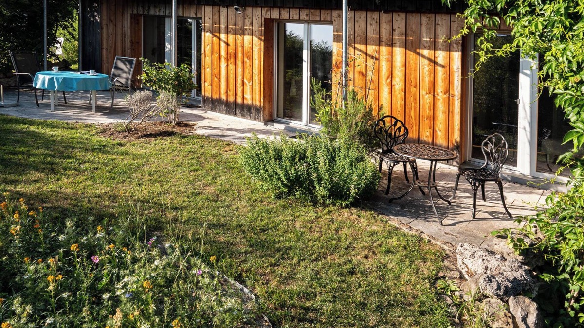 Pahl Apartment | stay in a ecological, sunny, quite, south-west directed garden apartment (67sqm)