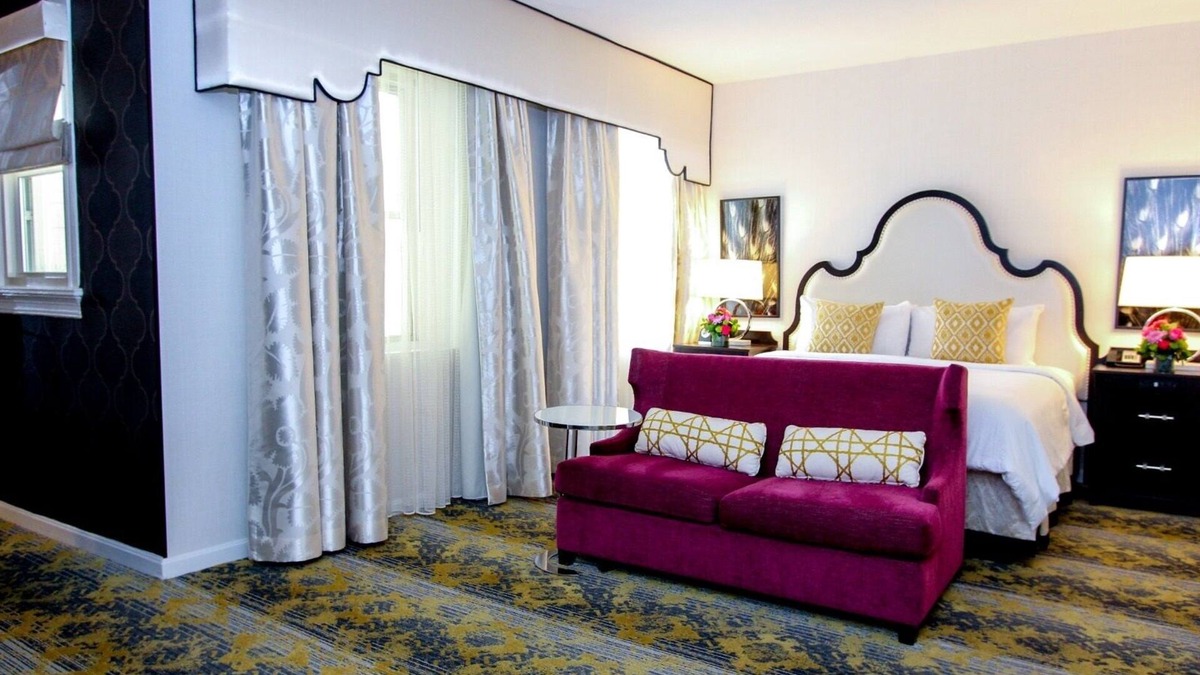 Kalorama Heights Hotel | Stay in a Piece of History: Stately Rooms with Contemporary Amenities
