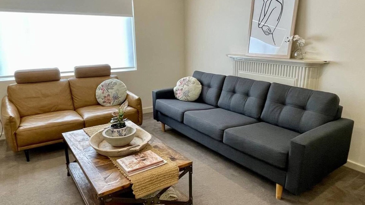 Turvey Park Apartment | Stay in charming apartment in Grandview Building, Turvey Park. Free Wifi.