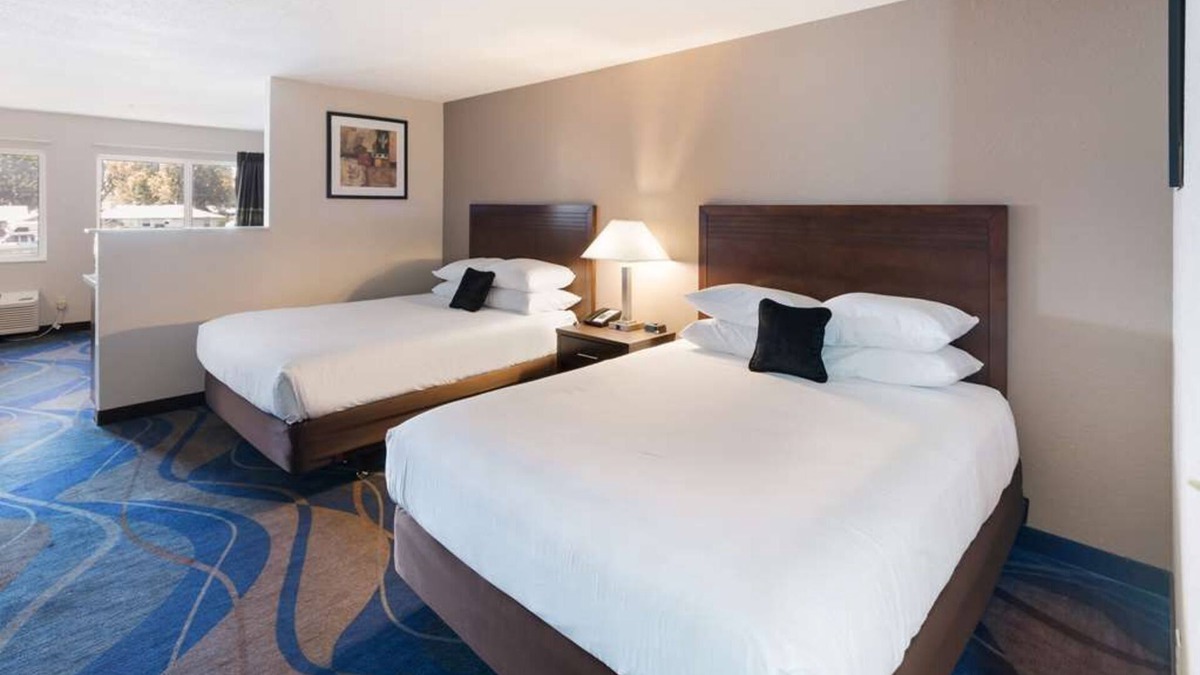 Tri-Cities Resort | Stay in Comfort in Kennewick, WA! 2 Family-friendly Units w/Complimentary BFast