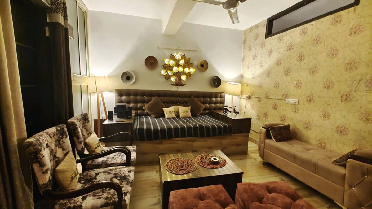 Malviya Nagar Apartment | stay in malviya nagar