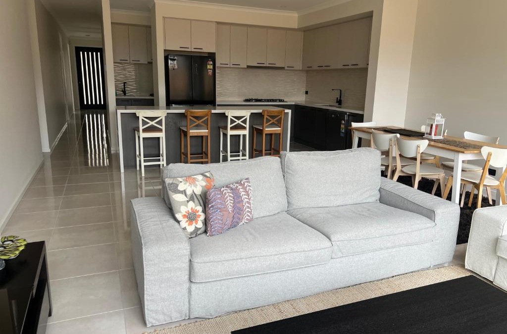 Tarneit House | Stay in Tarneit West Melbourne