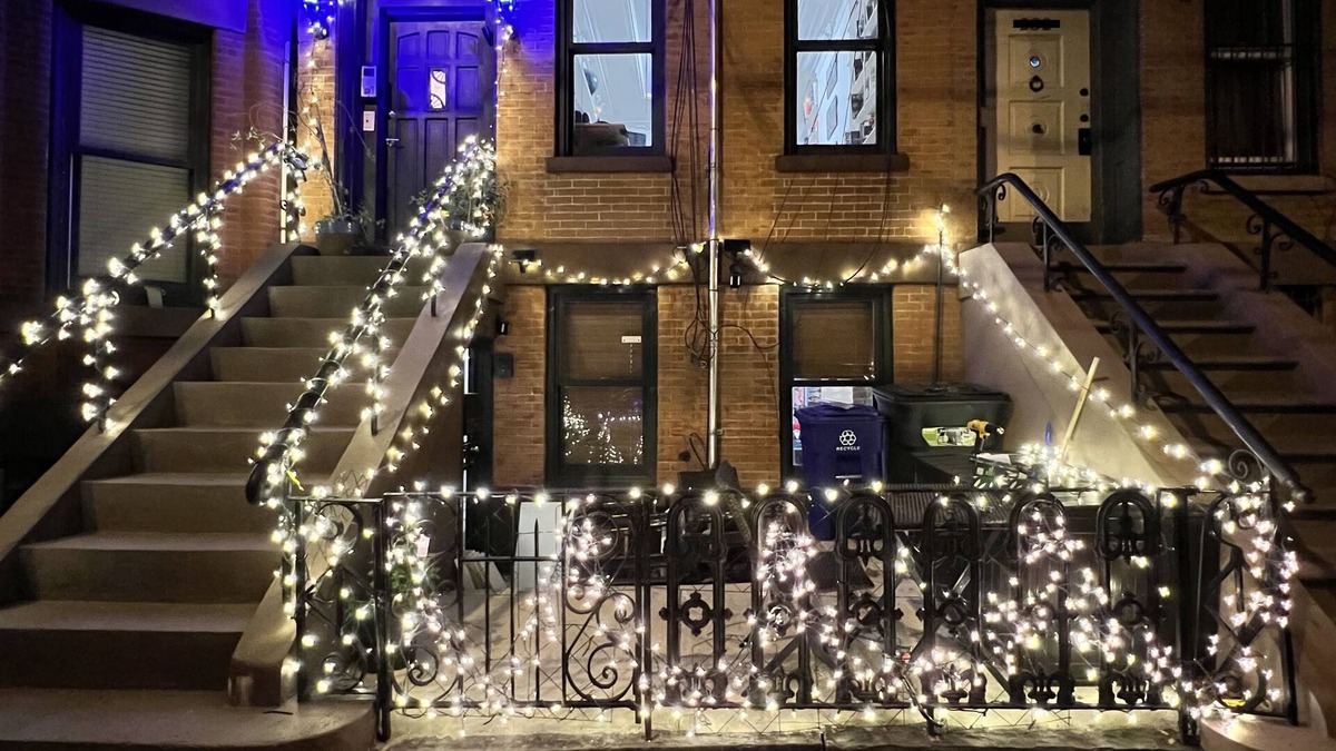 The Waterfront Apartment | Stay in the heart of Historic Downtown!