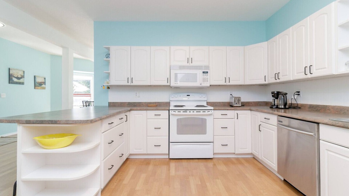 Chemainus Apartment | Stay in the Heart of Mural Town