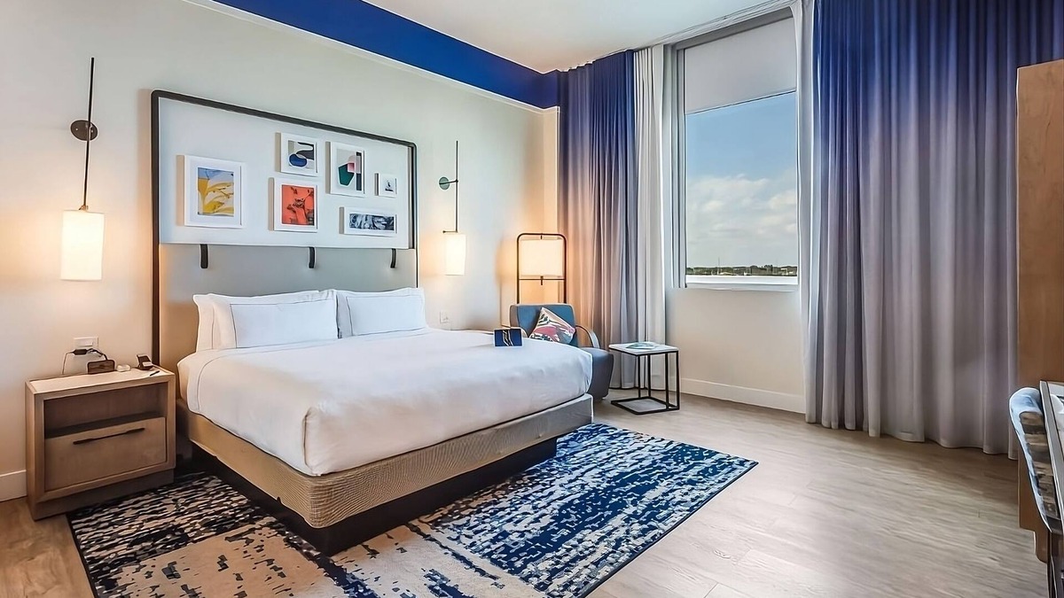 Ojus Hotel | Stay in the Heart of Miami! Rooftop Swimming Pool, Pets Allowed!