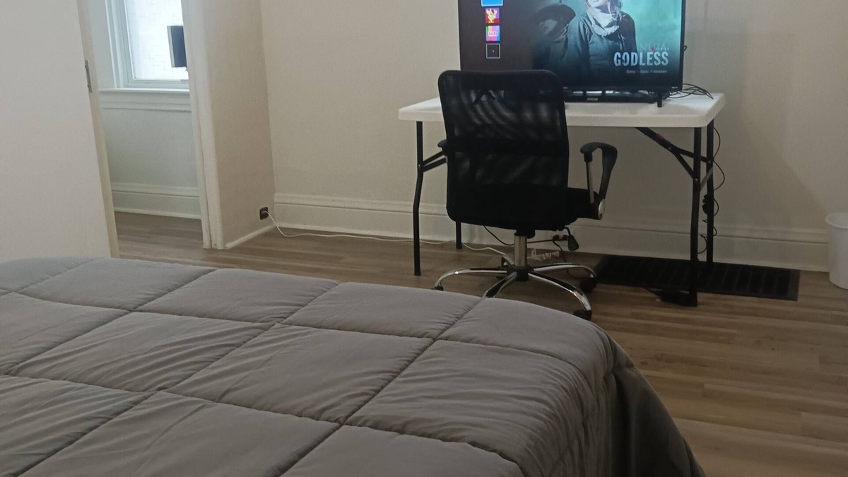 Pittsburgh Apartment | "Stay in your very own Cozy Shelter"!