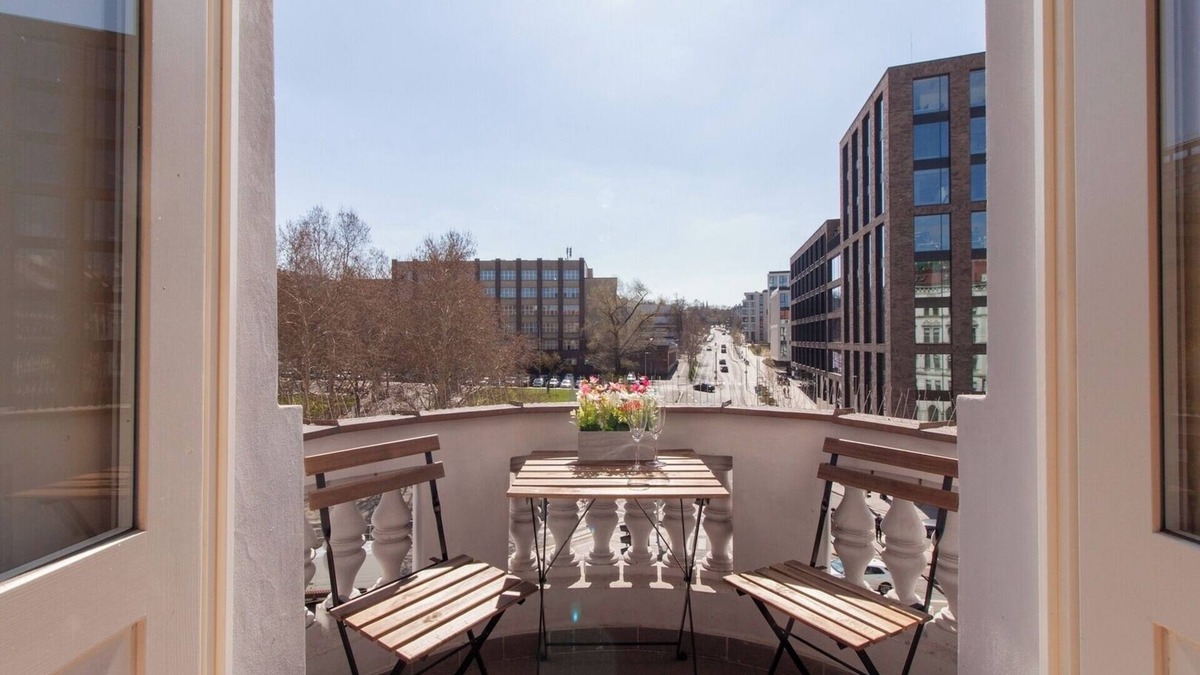 Zizkov Apartment | Stay Inn | Luxury 3-BR Flat w/High Ceilings