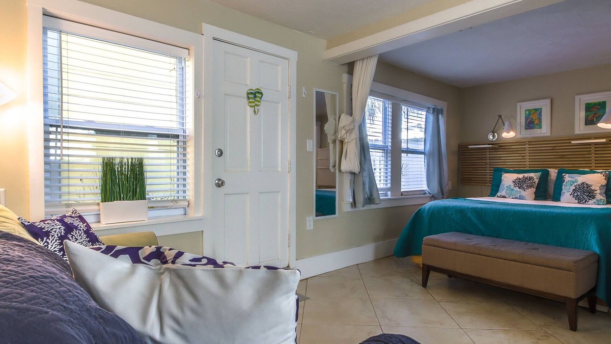 Pass-a-Grille House | Stay just steps to the Beach and Bay on Famous Pass-a-Grille Beach, Fl.