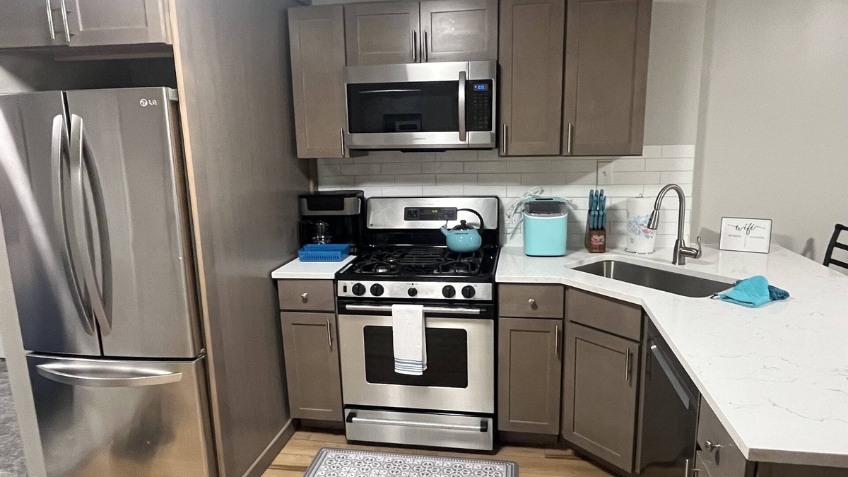 East Beverly Cottage | Stay near family or close to downtown, this cottage in Beverly has it all!