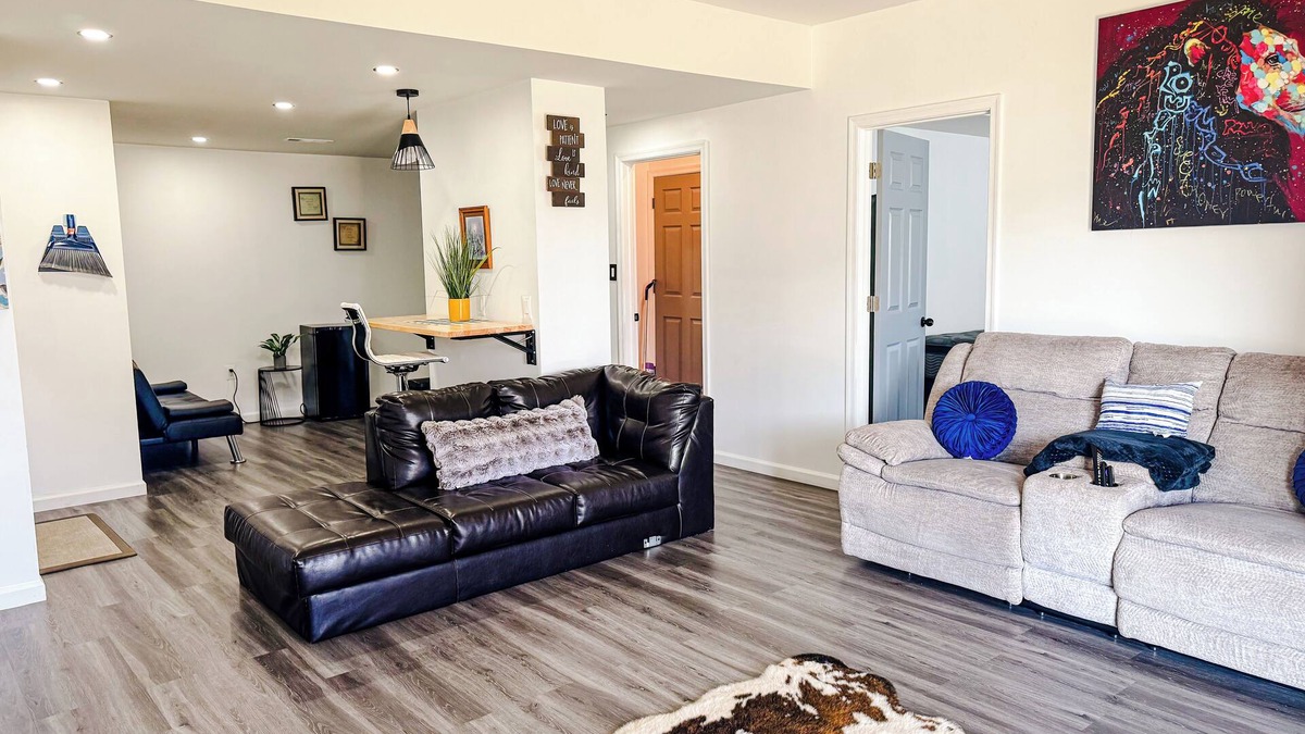 Harrisburg Apartment | Stay Near Hershey – Family-Friendly Suite for 6 with WiFi, AC and Private Entry