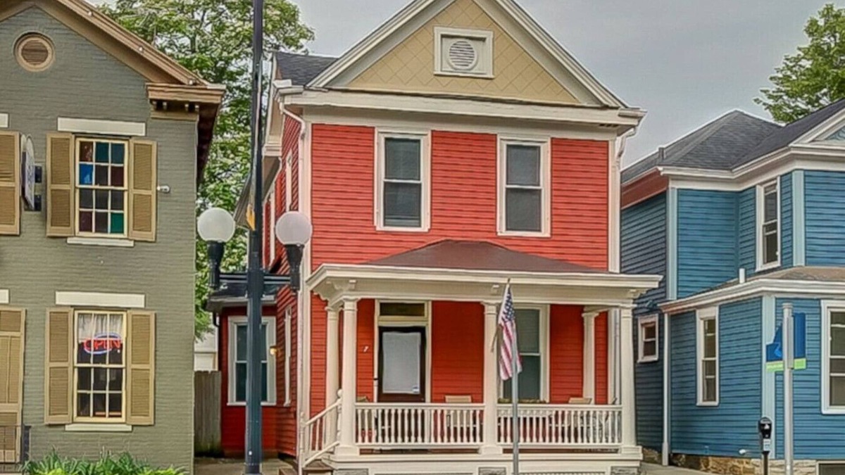 Hamilton House | Stay on Main Street! A+ Location! Walk Everywhere!