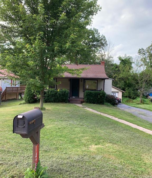 Duncannon House | Stay On State - 15 Min to Harrisburg, 30 Min to Carlisle 2BR tastefully decorated