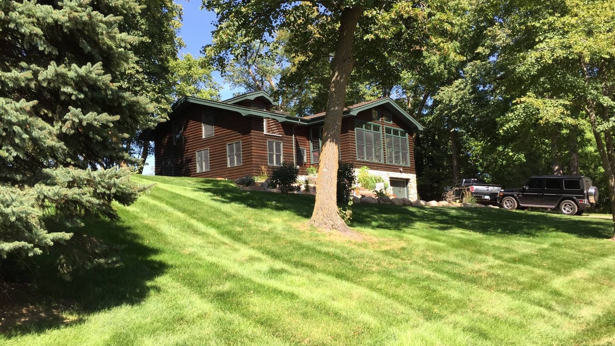 Pequot Lakes Cabin | Stay On The Point! Water In Front And Back! Two Docks, Kayaks, Paddle Boards!