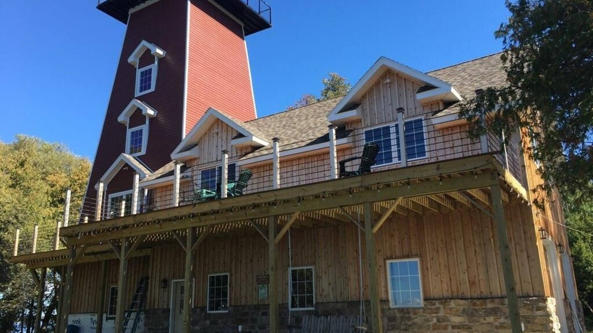 Brier Hill Apartment | Stay on the St Lawrence River in a Tower!