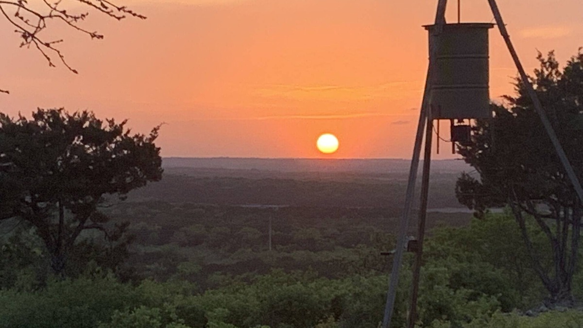 Nemo House | Stay on your own mesa at Lake Whitney. Brazos View Ranch (Ranchette + 2 Cabins)